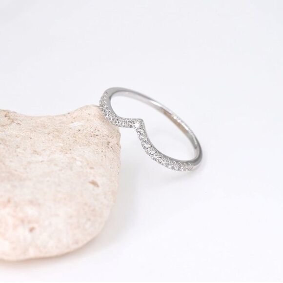 NIB 925 Sterling Silver Chevon V Shape Ring - Picture 4 of 6